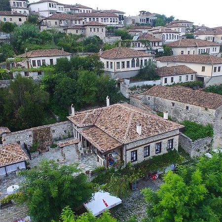 Guest House Iljesa Berat Esterno foto