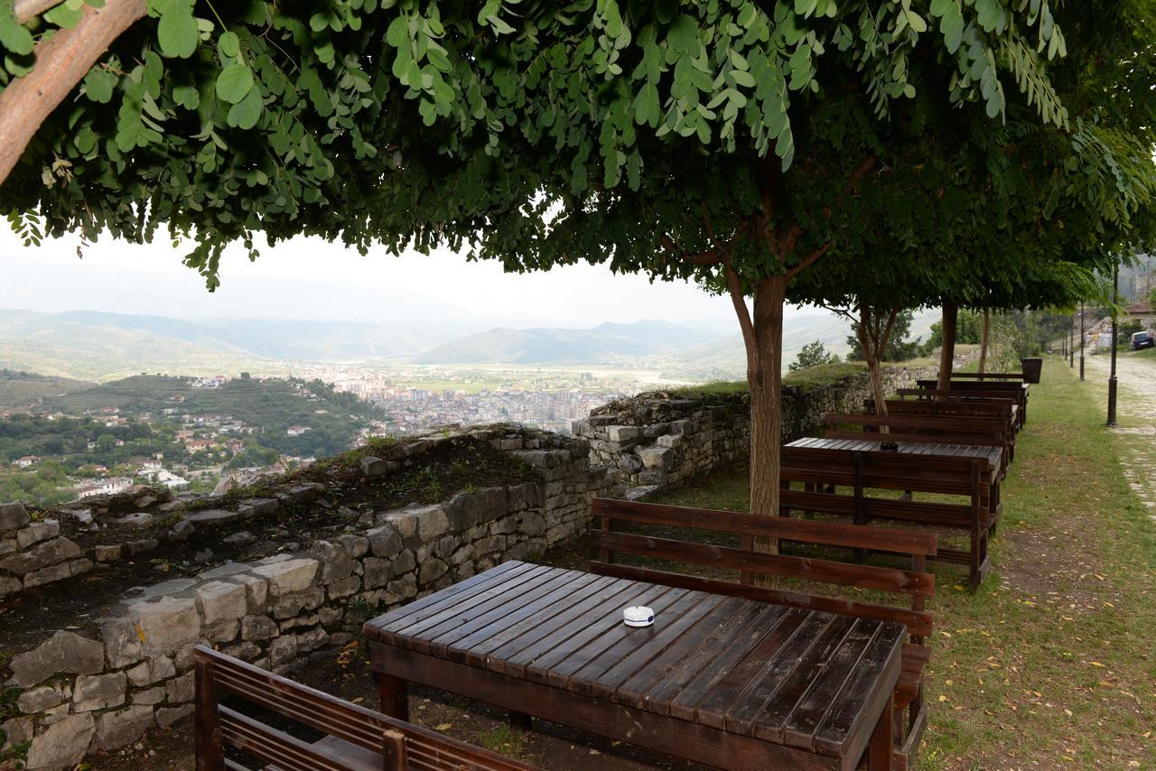 Guest House Iljesa Berat Esterno foto