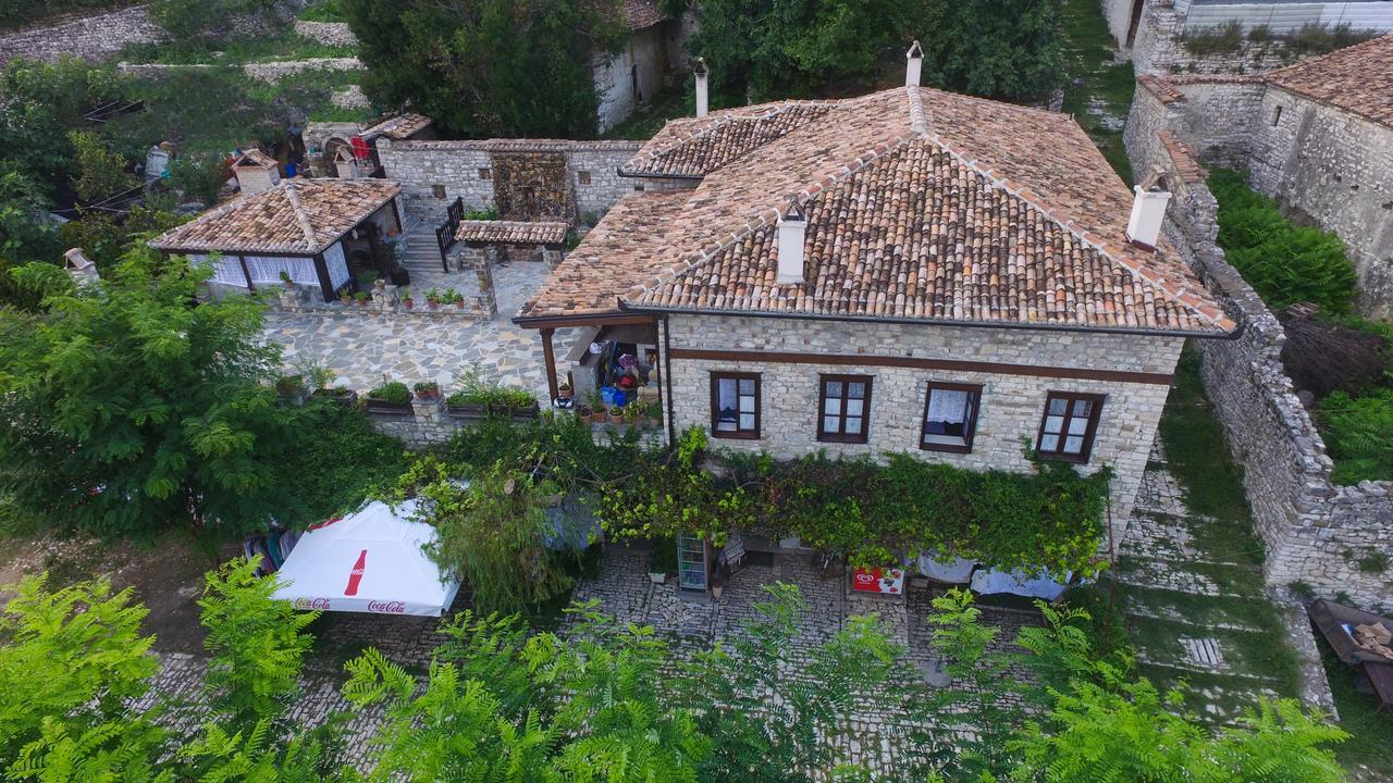 Guest House Iljesa Berat Esterno foto