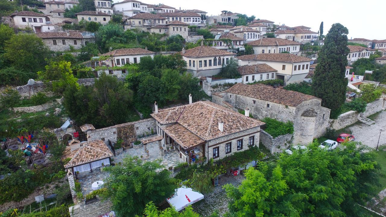 Guest House Iljesa Berat Esterno foto