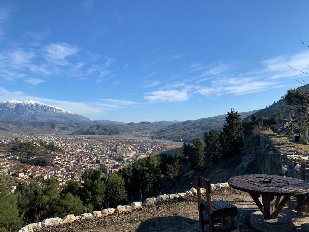 Guest House Iljesa Berat Esterno foto